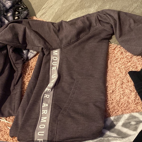 2 pack underarmour hoodies - Picture 2 of 5